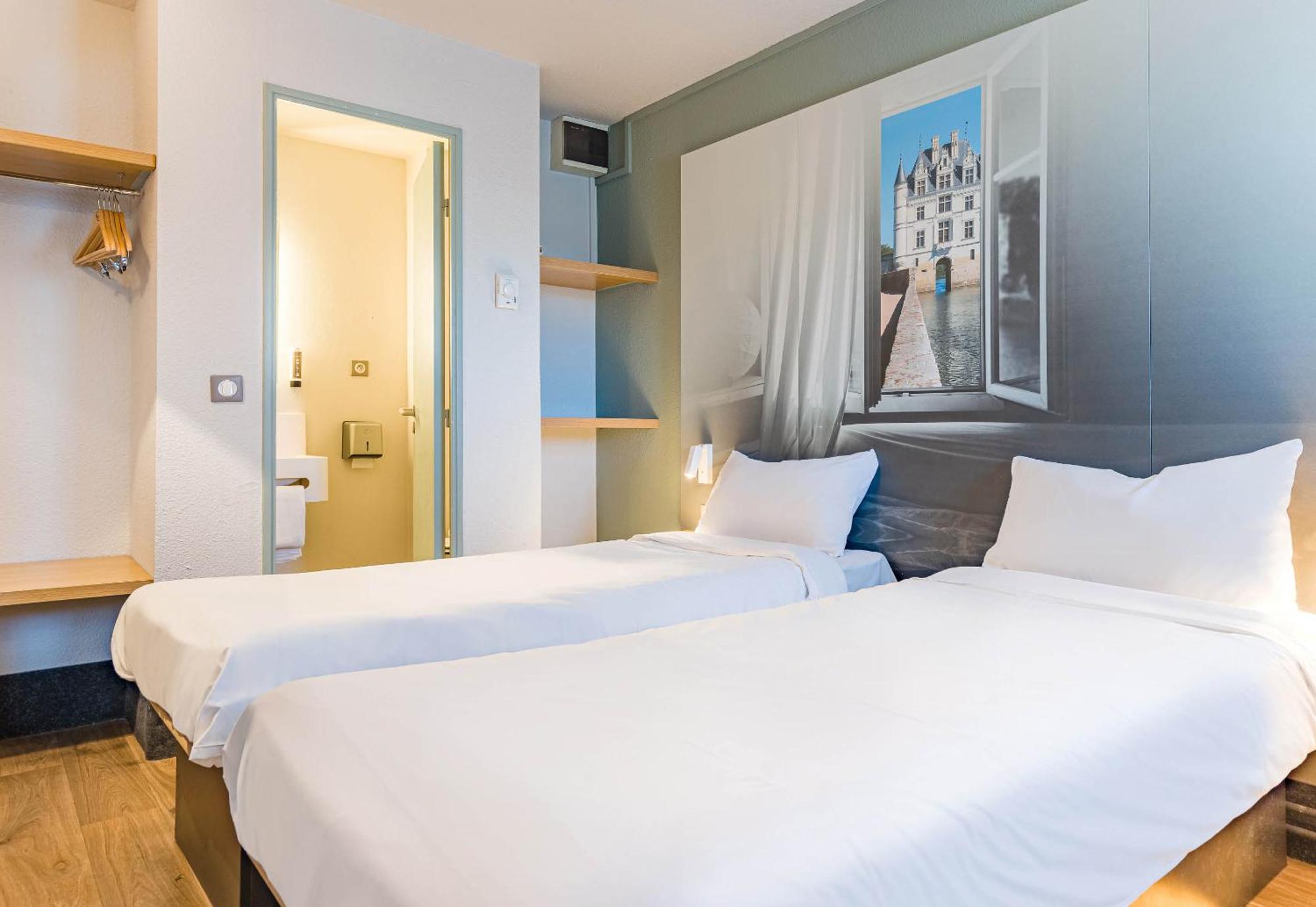 B&B Hotel Tours Sud Жуе-ле-Тур Екстериор снимка